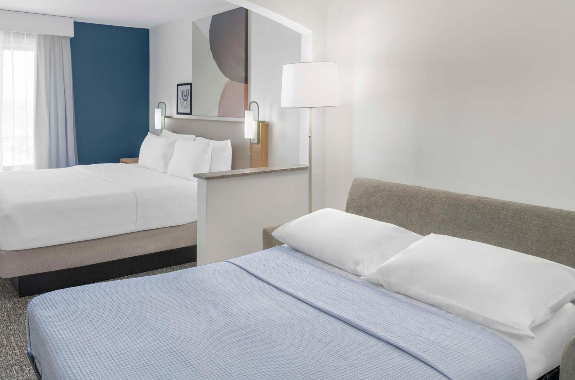 Spark By Hilton Lansing Eksteriør bilde
