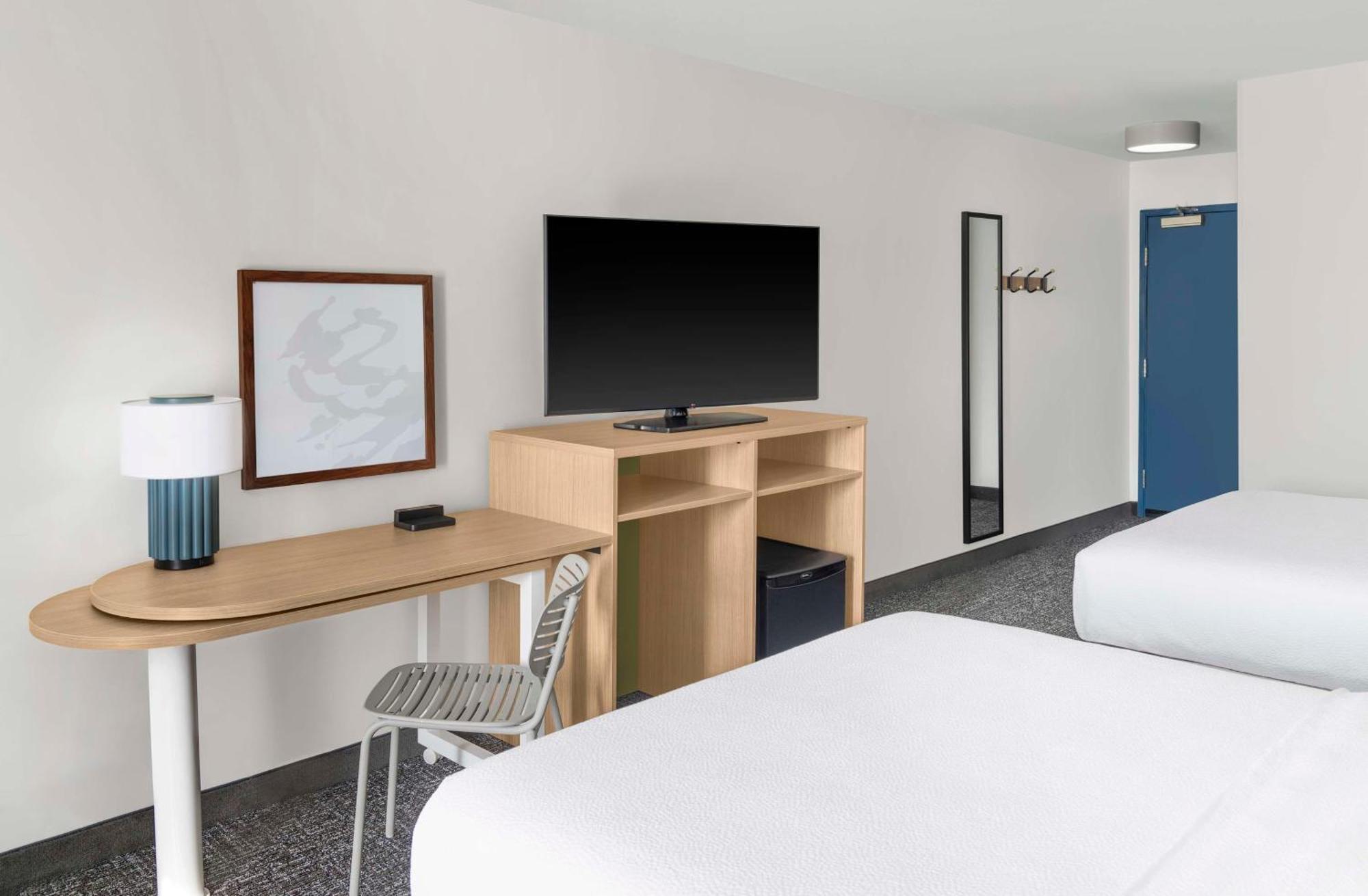 Spark By Hilton Lansing Eksteriør bilde