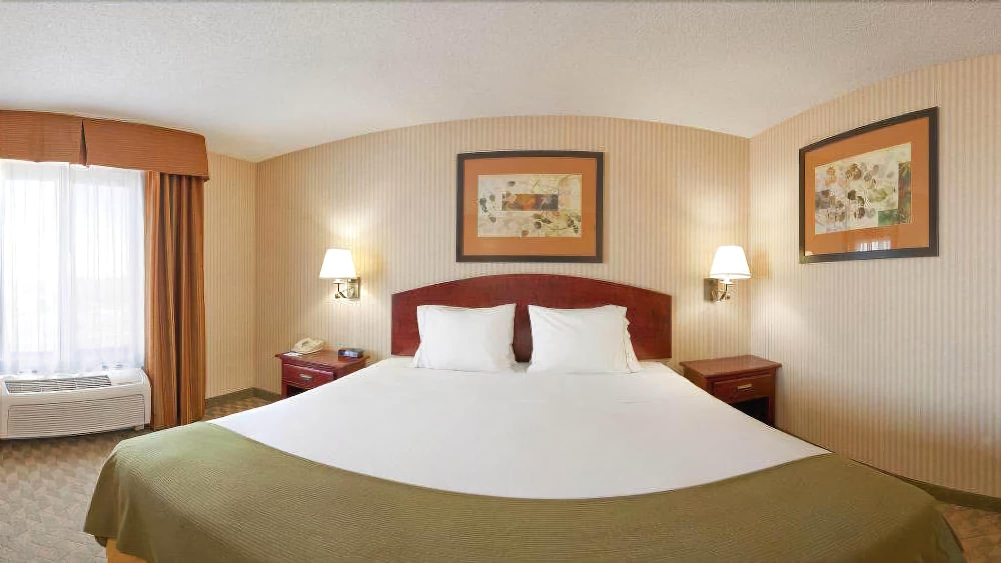 Spark By Hilton Lansing Eksteriør bilde